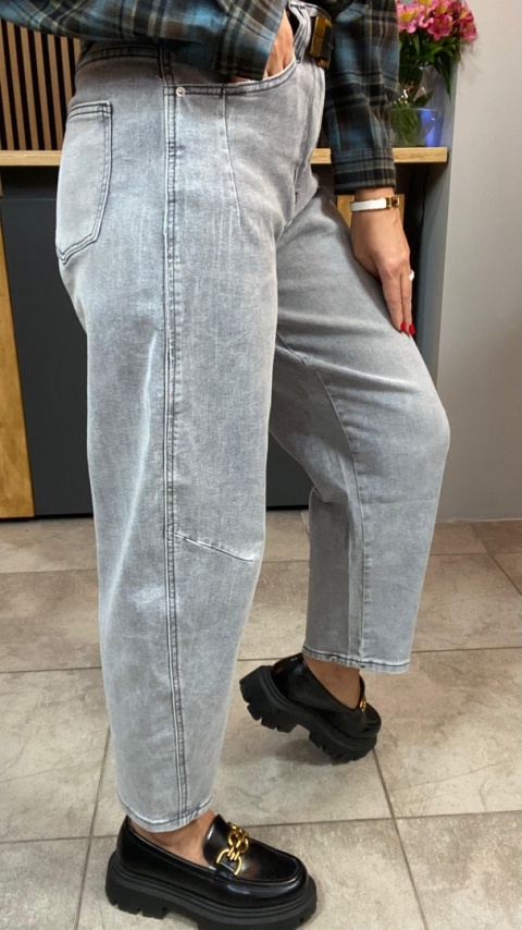 Jeansy Uiuj Banana Fit UBAM261-1