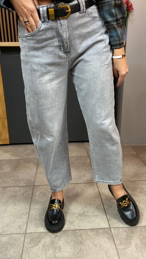 Jeansy Uiuj Banana Fit UBAM261-1