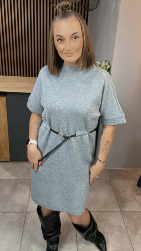 Sukienka dzianinowa Melody z paskiem - Szara