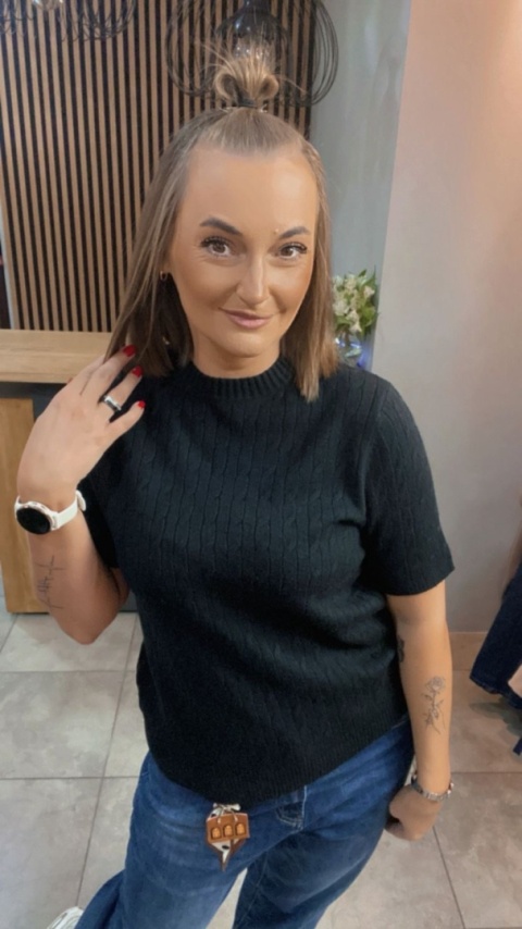 Sweter ze splotem warkoczowym - Czarny