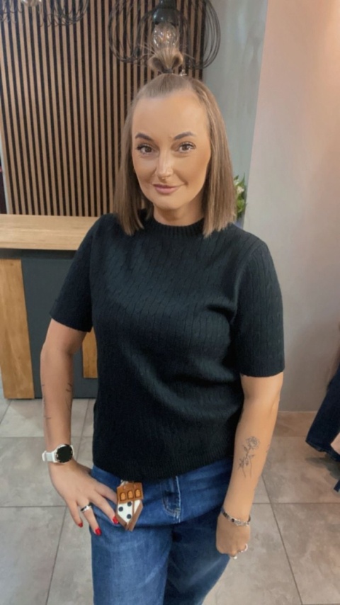 Sweter ze splotem warkoczowym - Czarny