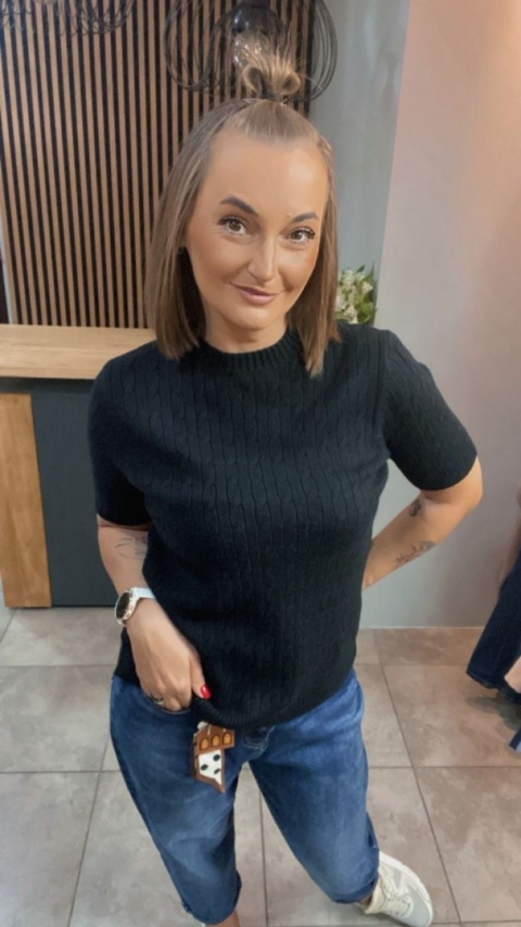 Sweter ze splotem warkoczowym - Czarny