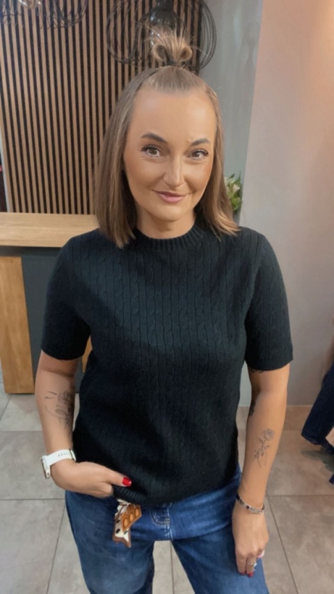 Sweter ze splotem warkoczowym - Czarny