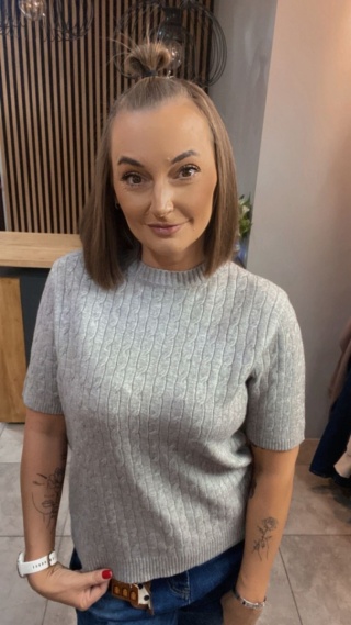 Sweter ze splotem warkoczowym - Beżowy