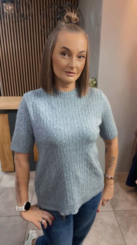 Sweter ze splotem warkoczowym - Szary