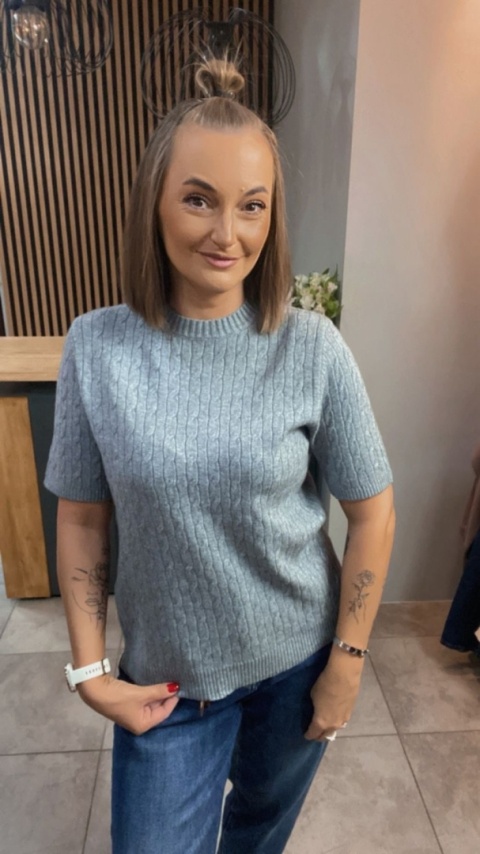 Sweter ze splotem warkoczowym - Szary