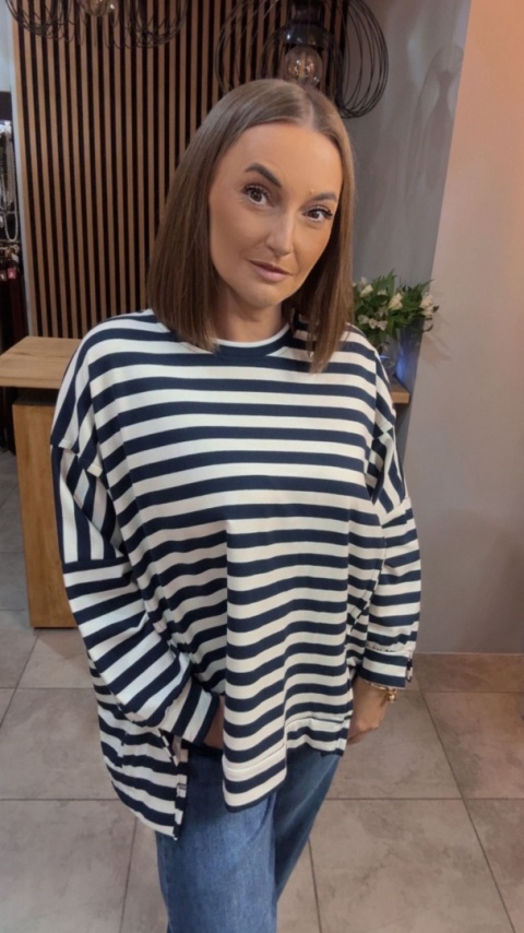 Bluzka w paski - oversize - biało-granatowa