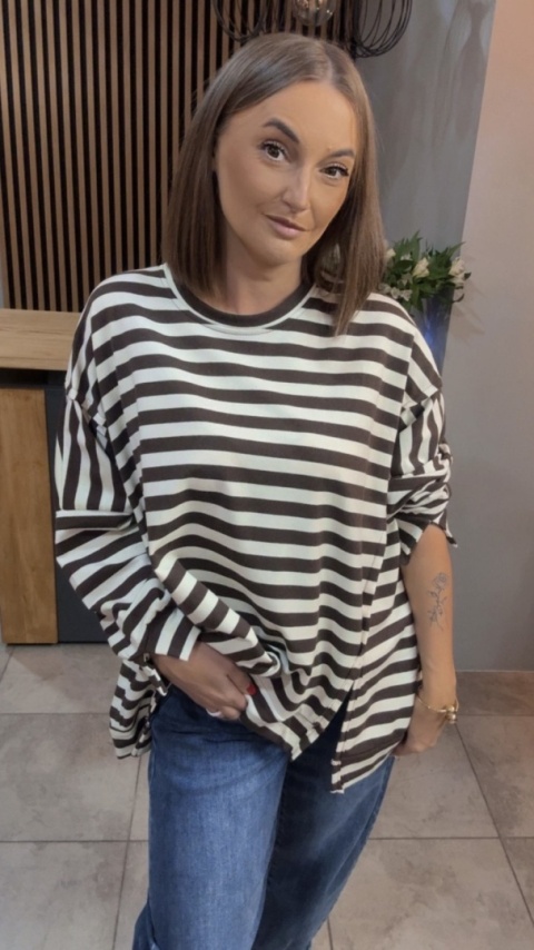 Bluzka w paski – oversize - biało-brązowa