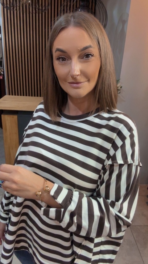 Bluzka w paski – oversize - biało-brązowa