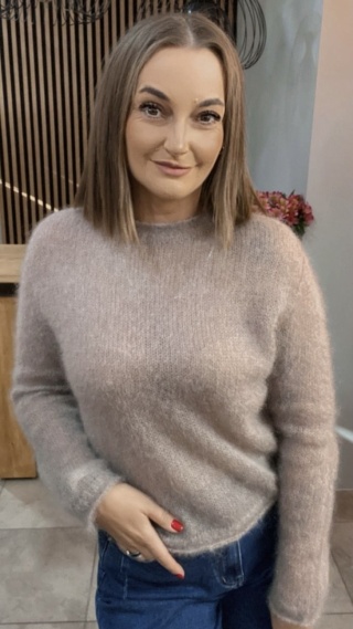 Sweter Kid Moher - klasyczny krój z okrągłym dekoltem - Fango