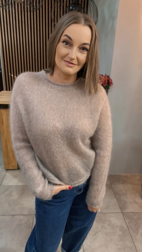 Sweter Kid Moher - klasyczny krój z okrągłym dekoltem - Fango