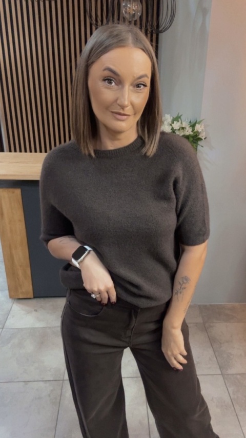 Sweter z krótkim rękawem z baby alpaki - Czekolada