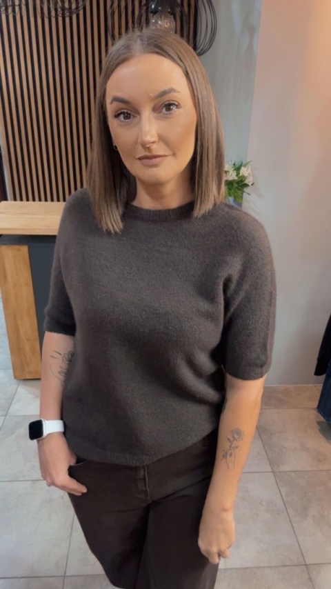 Sweter z krótkim rękawem z baby alpaki - Czekolada