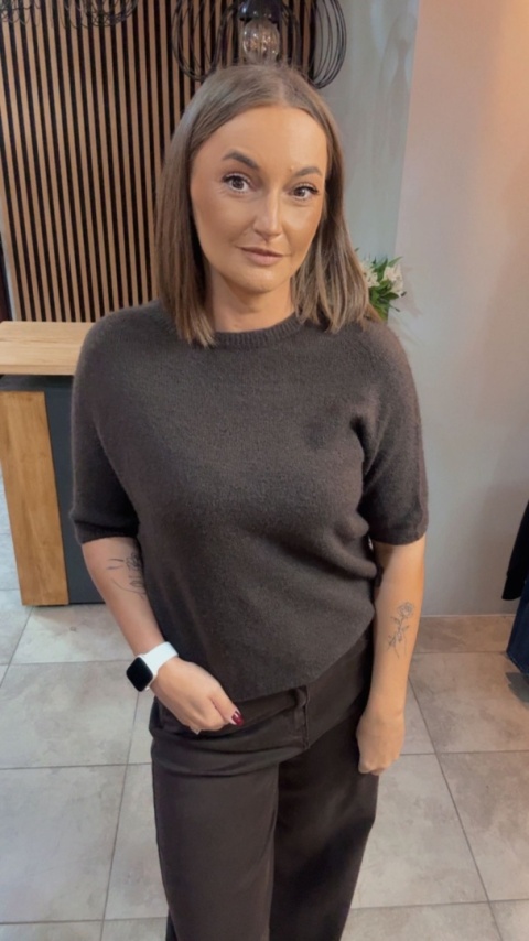 Sweter z krótkim rękawem z baby alpaki - Czekolada