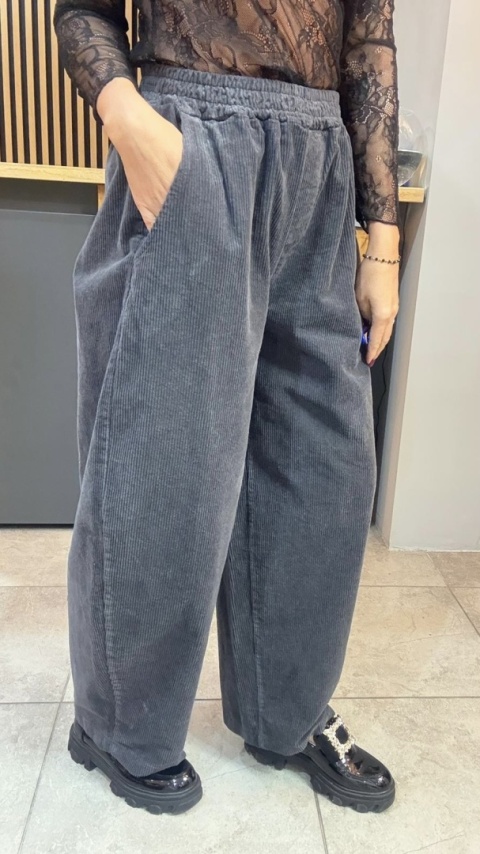 Spodnie sztruksowe Gioya & Co. - Smoke