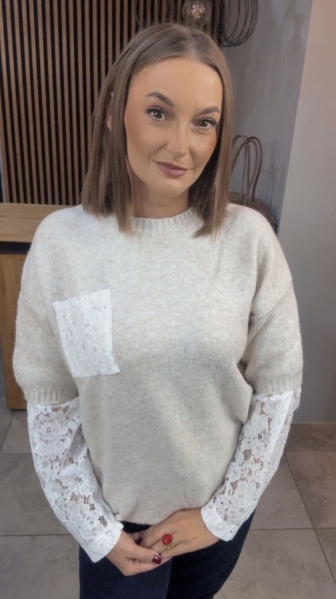 Sweter Vinceotto z koronkowymi detalami