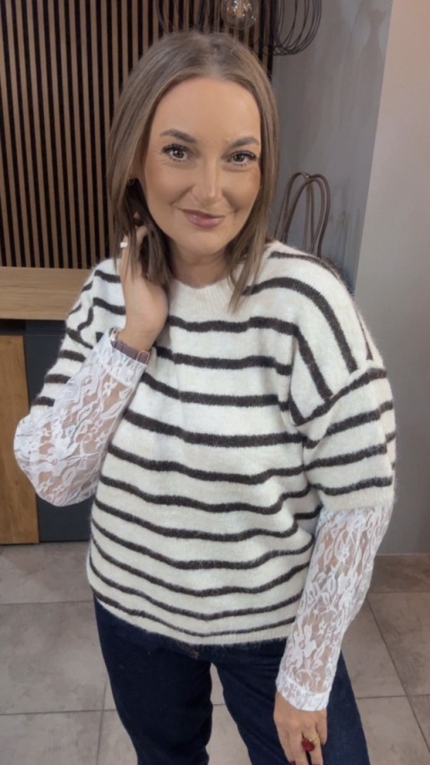 Sweter z koronkowymi rękawami – Brązowy