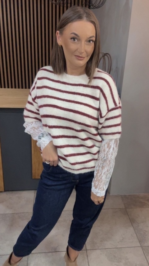 Sweter z koronkowymi rękawami – Bordo