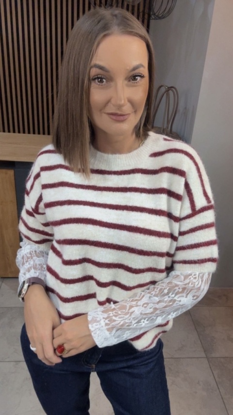 Sweter z koronkowymi rękawami – Bordo