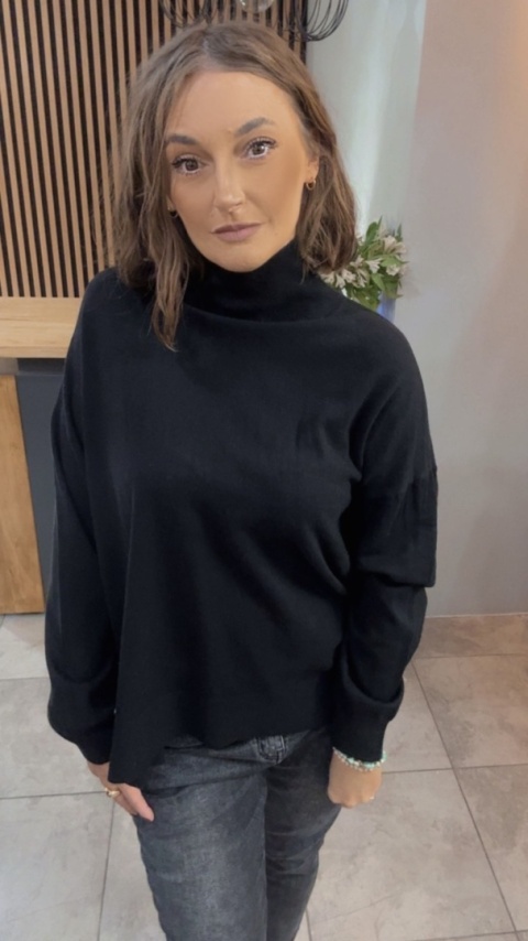 Sweter z półgolfem oversize Finery - Czarny