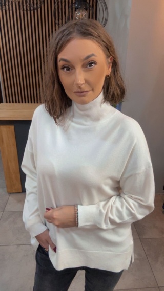 Sweter z półgolfem oversize Finery - Śmietanka