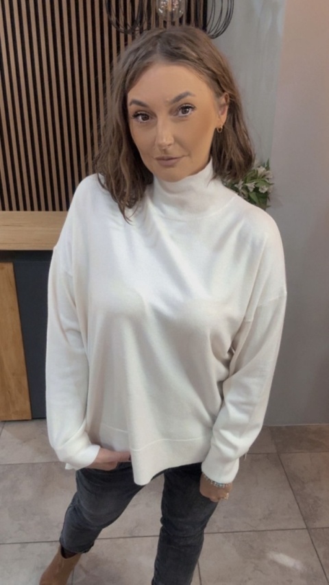 Sweter z półgolfem oversize Finery - Śmietanka