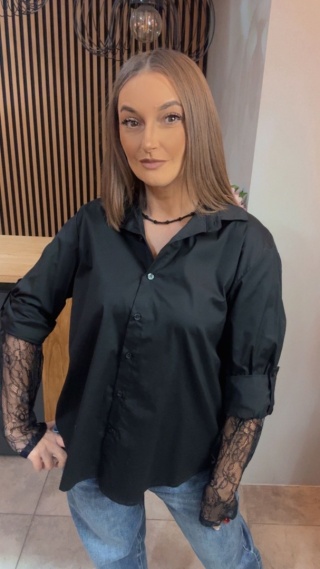 Koszula POSSE z koronkowymi rękawami - Czarna