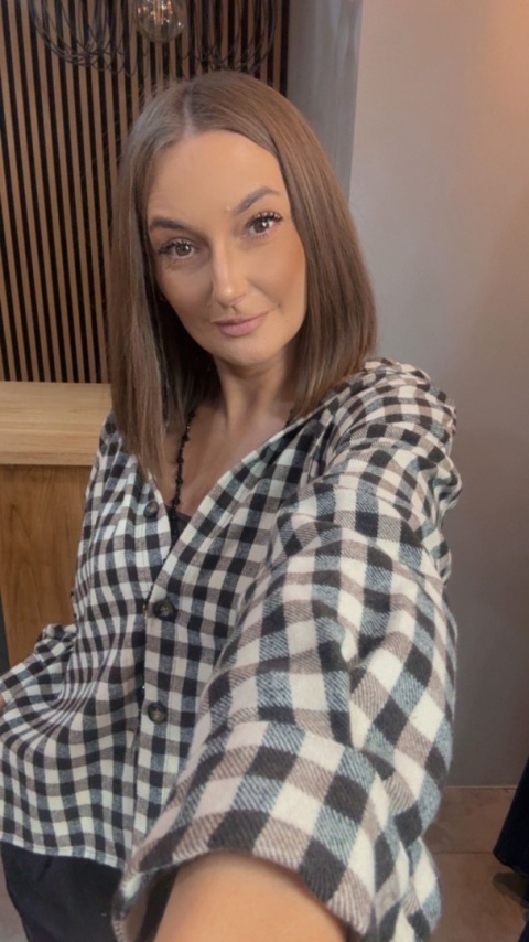 Koszula z kapturem w kratę – Brązowa