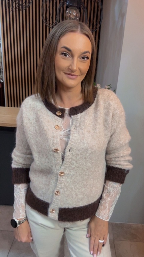 Sweter VICBEE z kontrastowymi wykończeniami