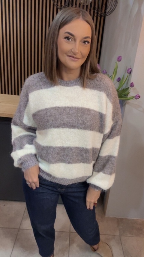 Sweter w pasy oversize - biało–szary