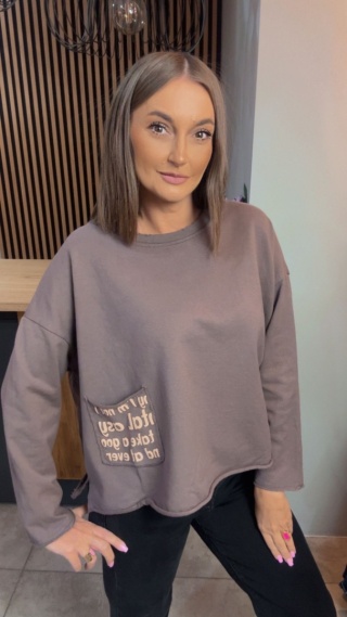 Bluza damska oversize z ozdobną kieszonką – taupe