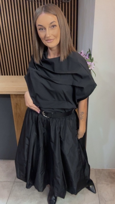 Bluzka Wendy Trendy 3D – czarna, z efektownym, warstwowym wykończeniem