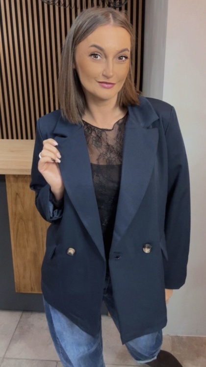 Elegancka Marynarka Dwurzędowa – Granatowa