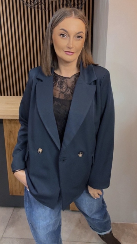 Elegancka Marynarka Dwurzędowa – Granatowa