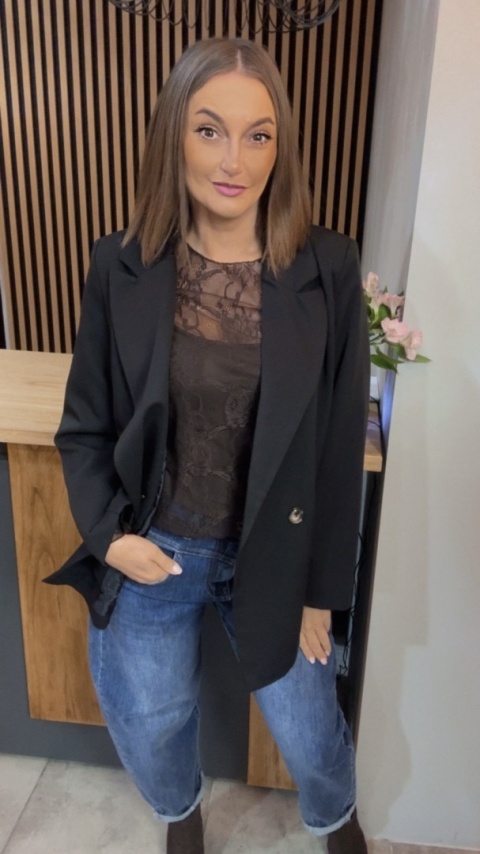 Elegancka Marynarka Dwurzędowa – Czarna