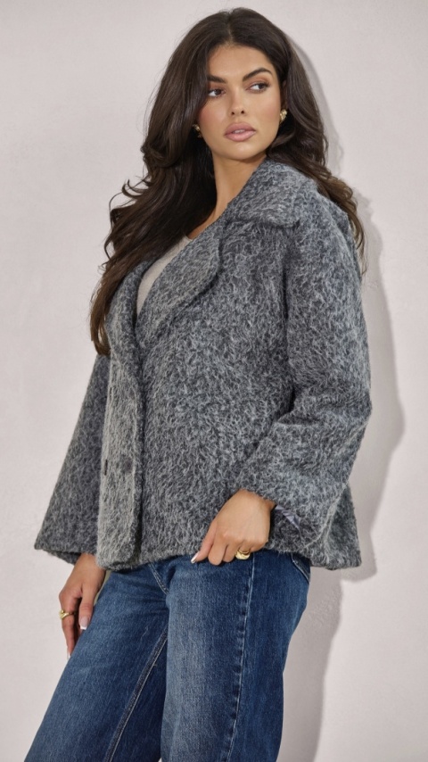 KRÓTKI PŁASZCZ Z DWURZĘDOWYM ZAPIĘCIEM Z TKANINY BOUCLÉ