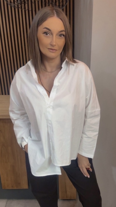 Koszula oversize z asymetrycznym bokiem – Cyard™