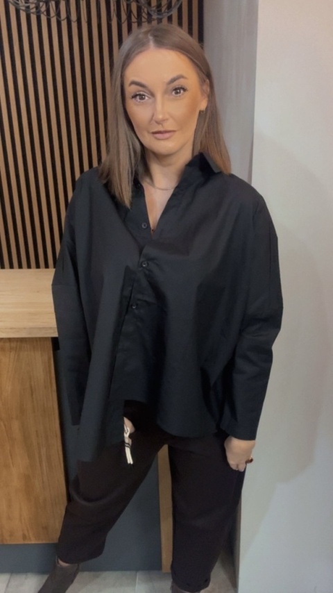 Koszula oversize z asymetrycznym bokiem – Cyard™