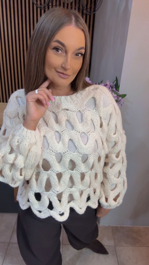 Ażurowy sweter Y.Two Woman – efektowny oversize