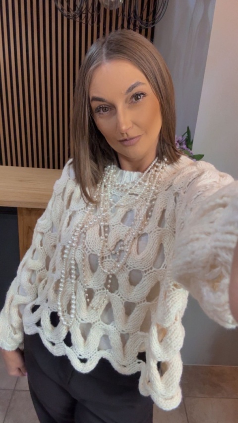 Ażurowy sweter Y.Two Woman – efektowny oversize