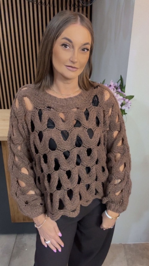 Ażurowy sweter Y.Two Woman – efektowny oversize