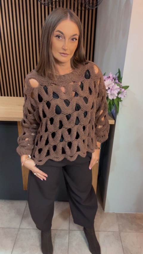 Ażurowy sweter Y.Two Woman – efektowny oversize