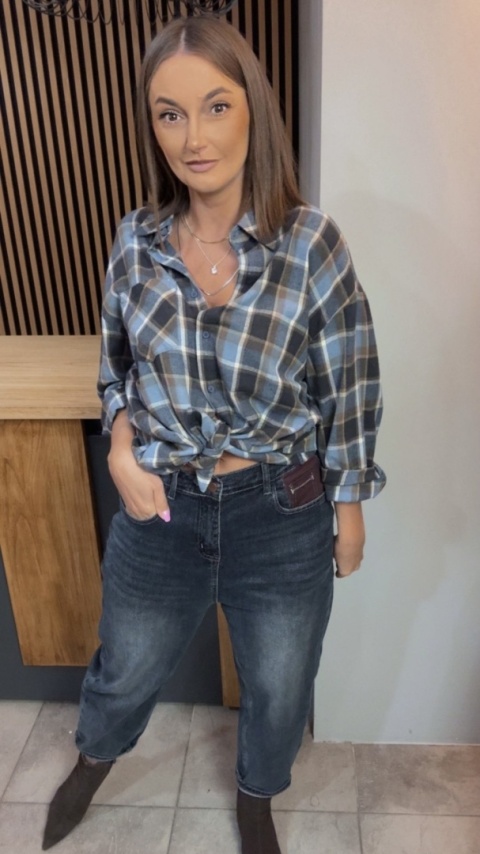 Jeansy premium Simple Plain z kontrastową kieszonką