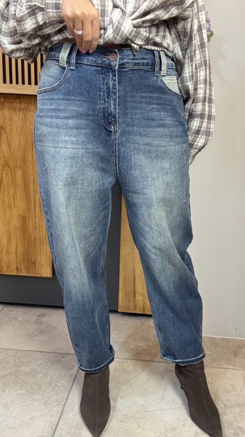 Jeansy z kontrastową kieszenią – Premium Denim