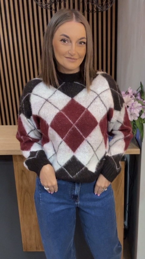 Sweter Argyle MISS LUCKY – Biały–czarny–bordo