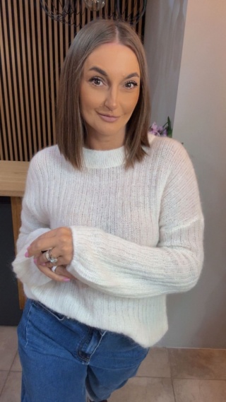 Sweter dzwonek MISS LUCKY – Biały