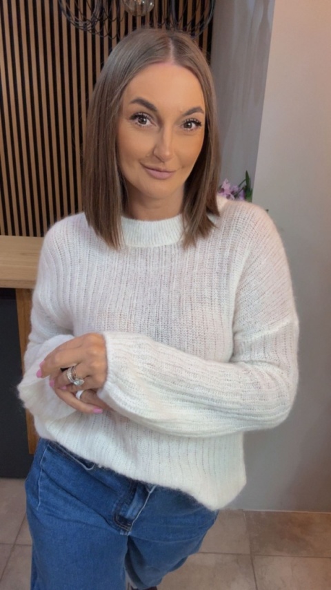 Sweter dzwonek MISS LUCKY – Biały