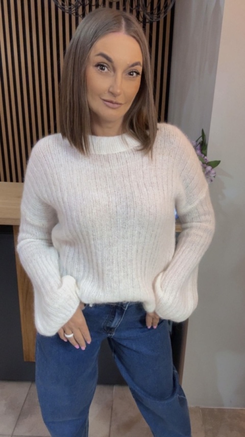 Sweter dzwonek MISS LUCKY – Biały