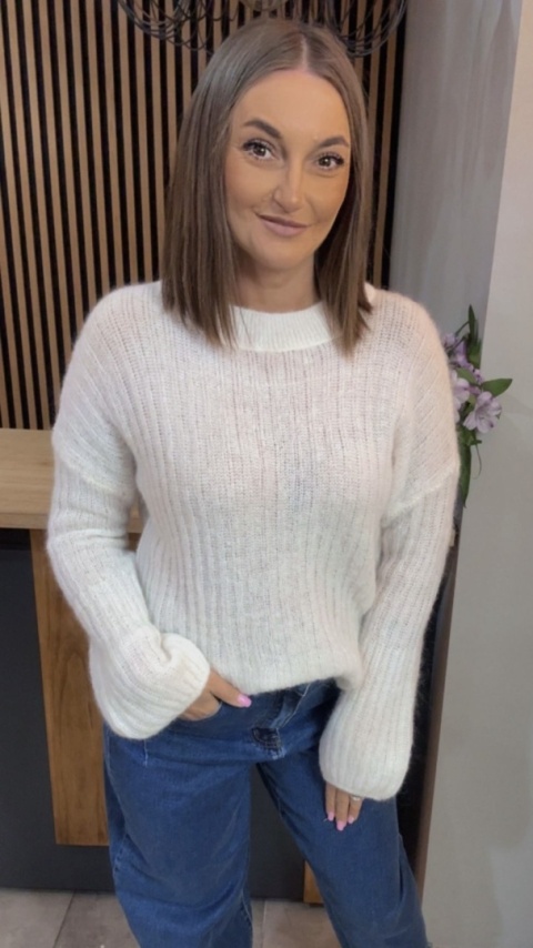 Sweter dzwonek MISS LUCKY – Biały