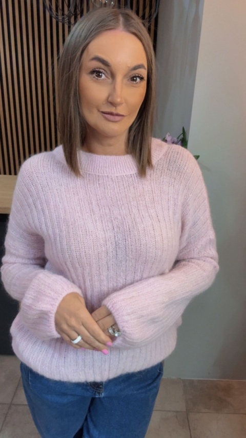 Sweter dzwonek MISS LUCKY – Pudrowy Róż